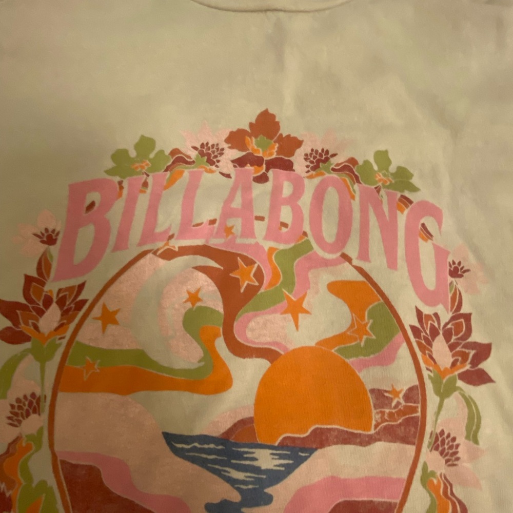 Billabong light yellow t shirt